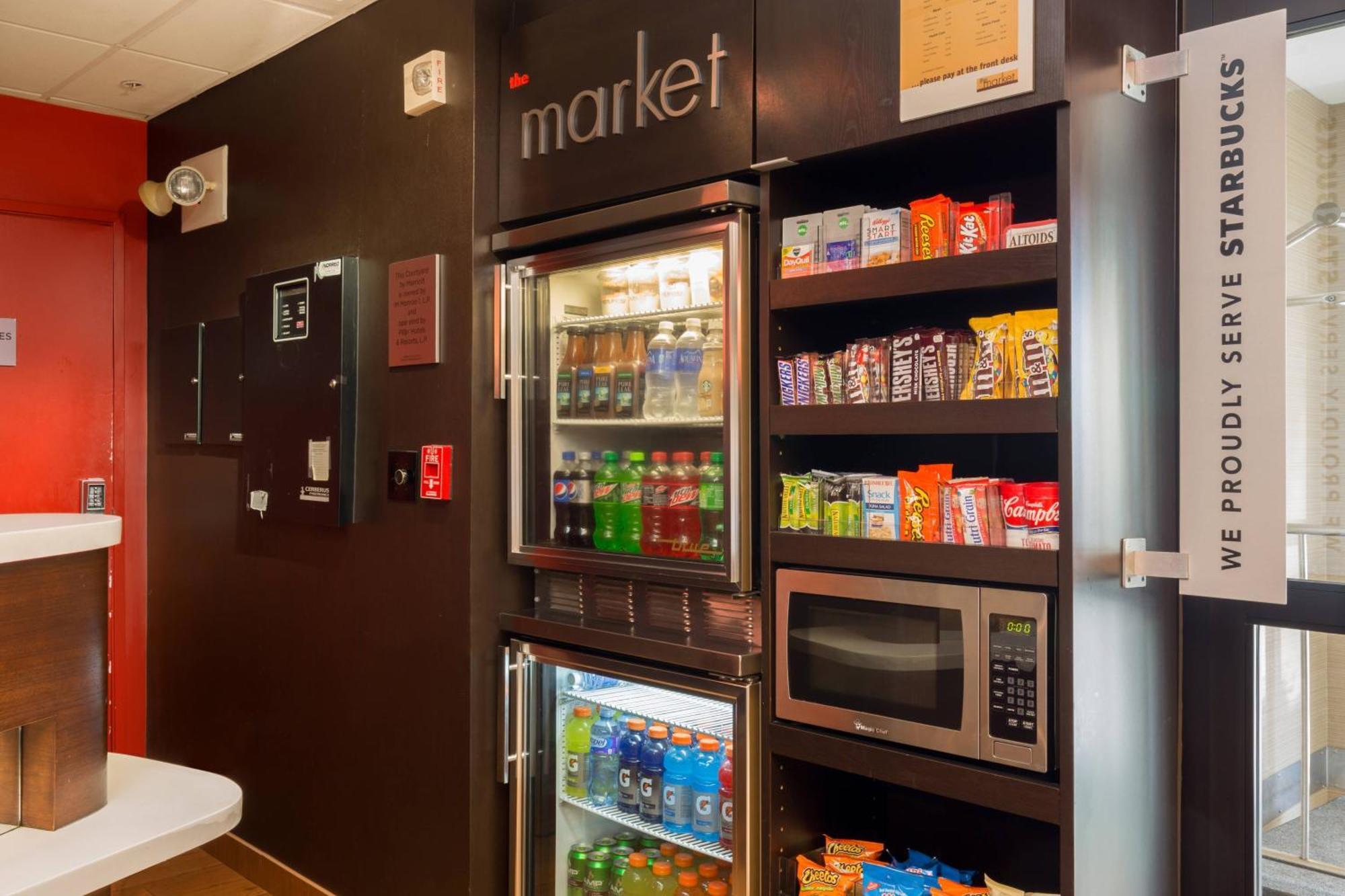 Courtyard By Marriott Monroe Airport Hotel Екстериор снимка