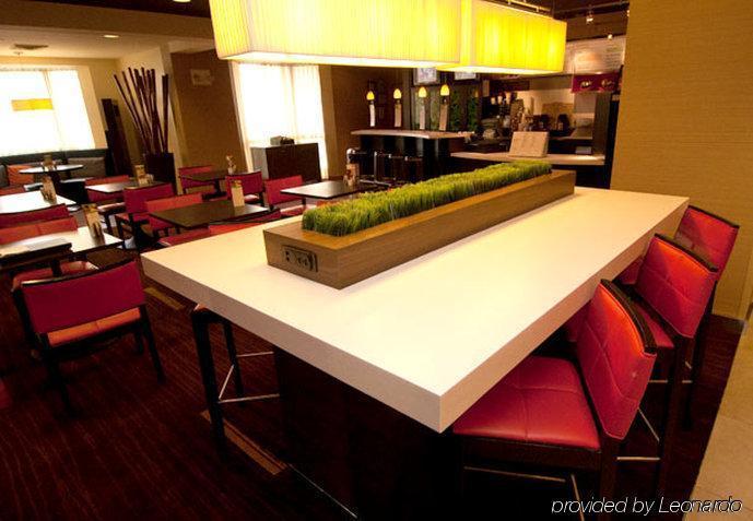 Courtyard By Marriott Monroe Airport Hotel Ресторант снимка
