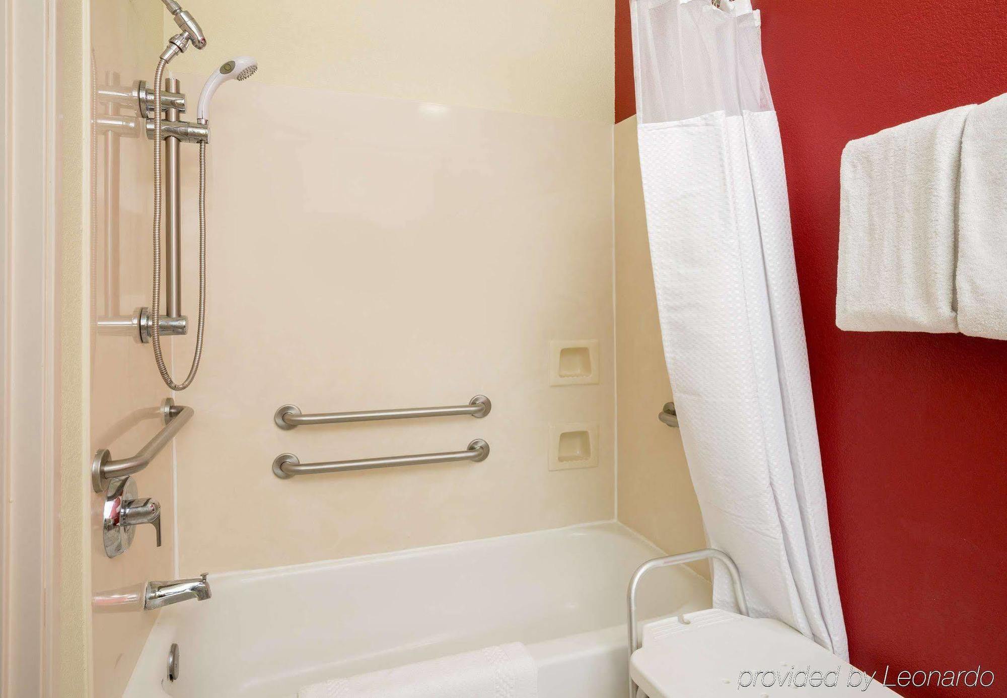 Courtyard By Marriott Monroe Airport Hotel Екстериор снимка